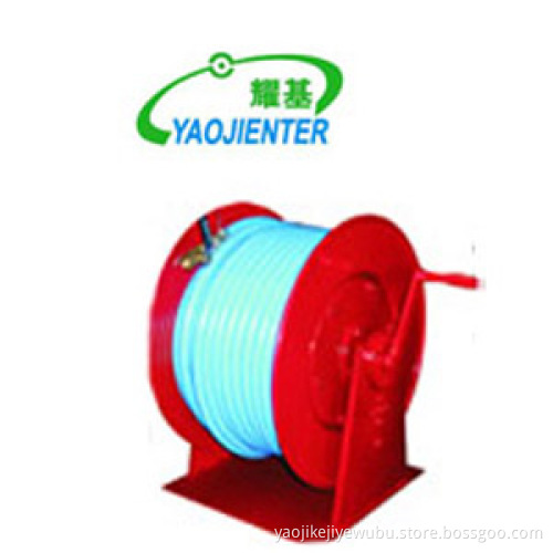 Hand operated hose reel